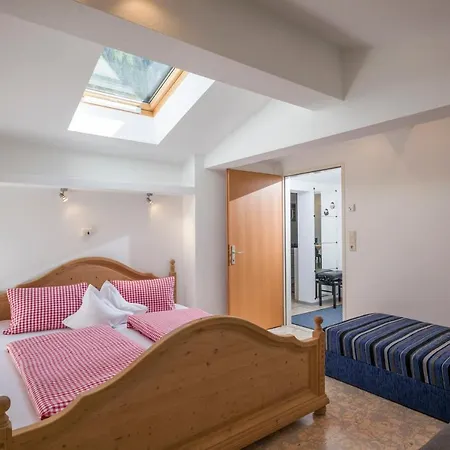 太阳公寓 公寓 *