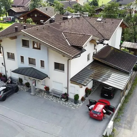 Sonnenappartement * Mayrhofen